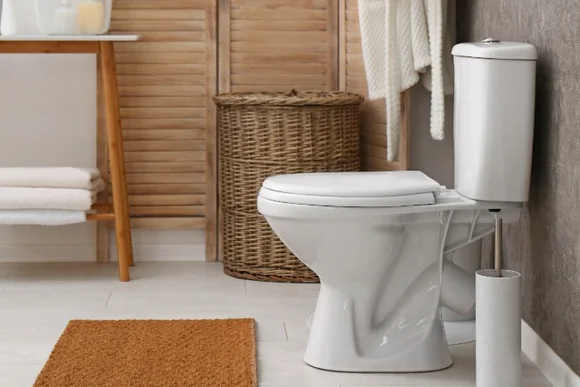Toilette in einem Badezimmer
